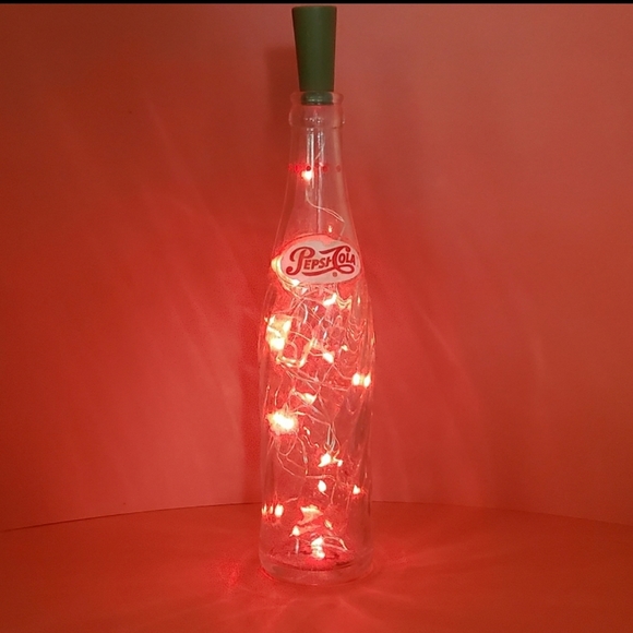 Vintage Pepsi bottle with red fitted string lights - Picture 3 of 7
